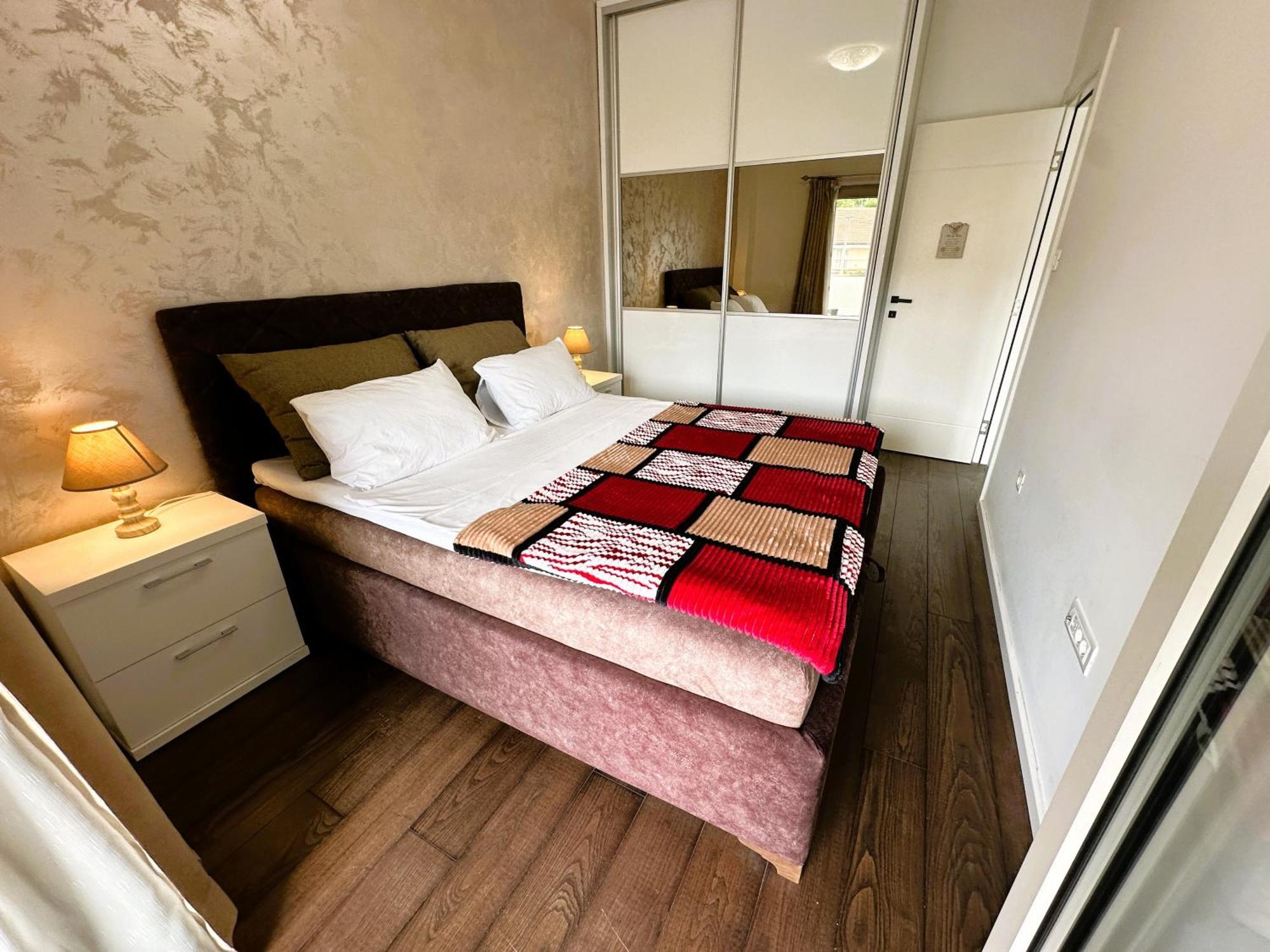 Stan Na Dan Podgorica Apartment Екстериор снимка
