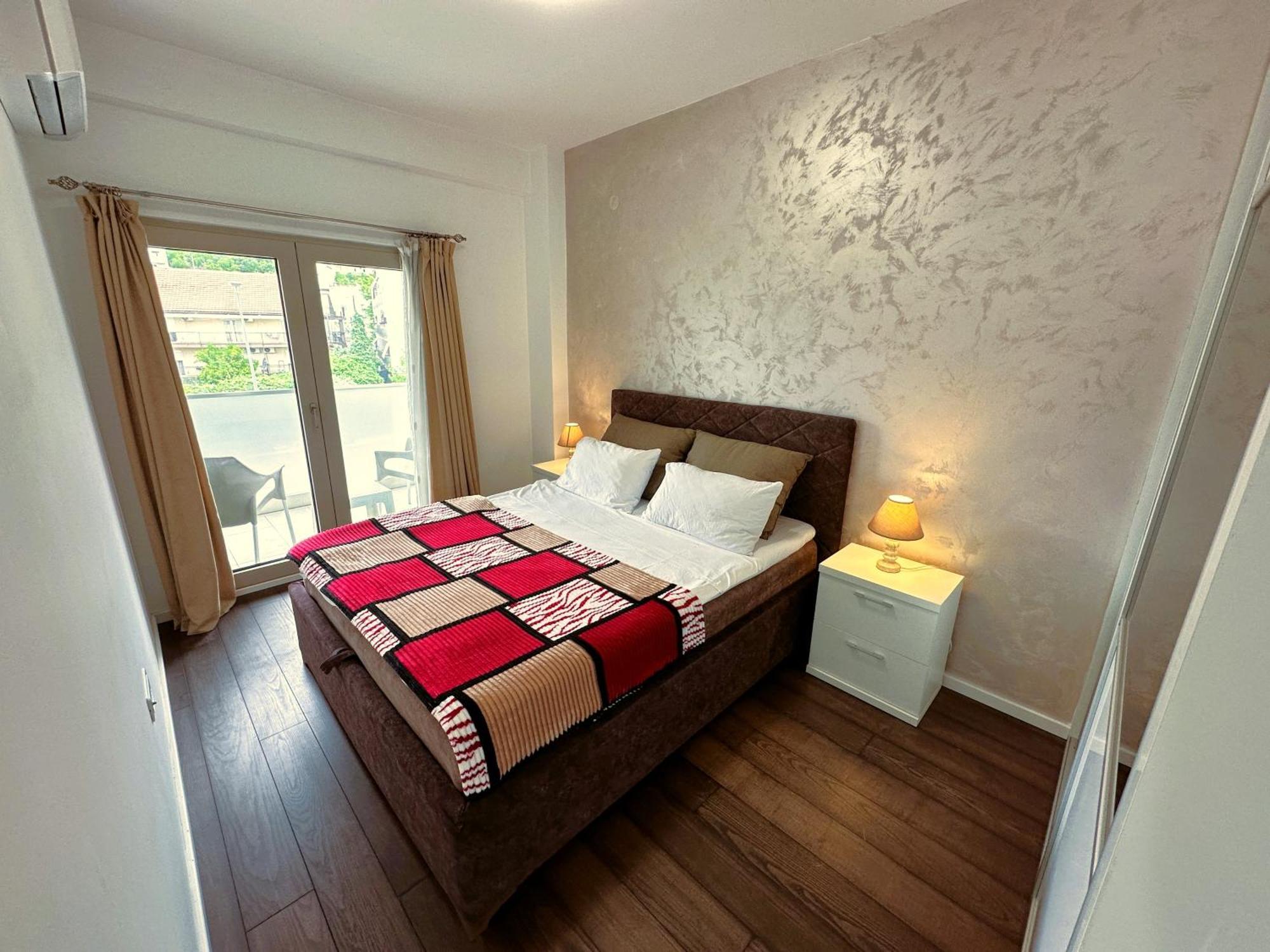 Stan Na Dan Podgorica Apartment Екстериор снимка